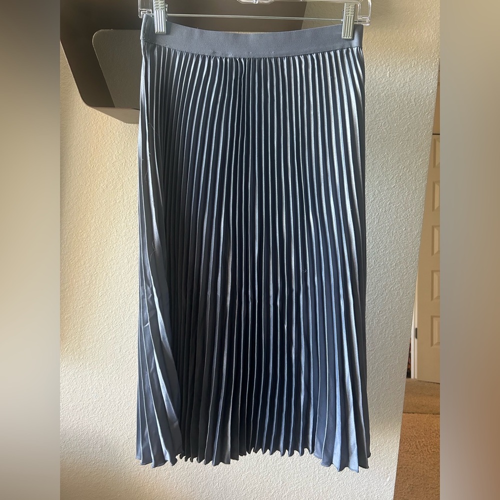 Elegant Blue Pleated Skirt